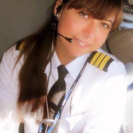 Magda Malek, Egyptian woman-pilot of the Boeing B777-300, the biggest airplane of EgyptAir (Source: Scoop Empire)