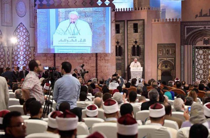 Pope Francis and Grand Imam Ahmed El-Tayeb in Cairo at Al-Azhar University International Conference of Peace (source: Al-Ahram)
