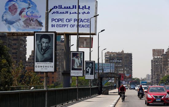 The streets of Cairo decorated with the welcome banners of the "Pope of Peace in Egypt of Peace" 2017 (source: Youm7)