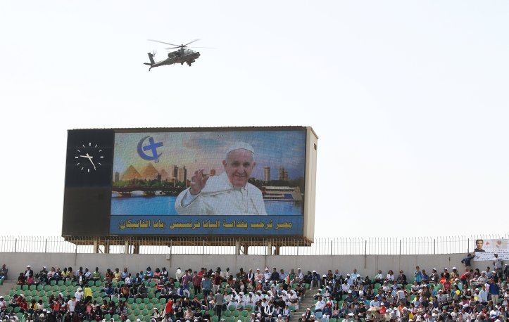 Pope Francis Mass in Cairo Stadium Egypt 2017 (Source: Youm7)