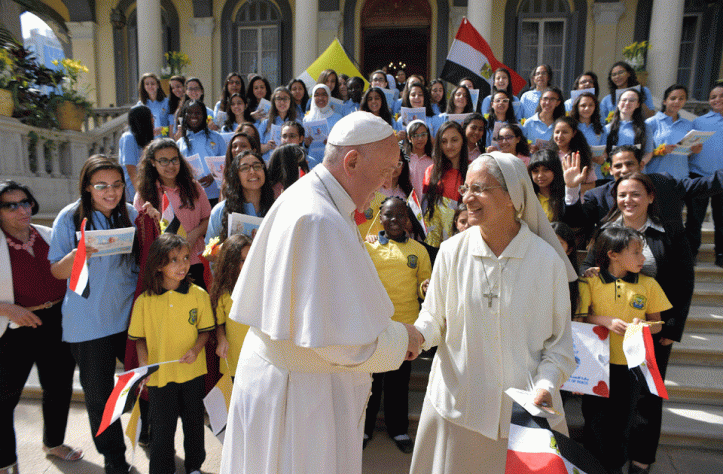 The attendees of the public mass by Pope Francis in Cairo Stadium 2017 (source: Al-Ahram)