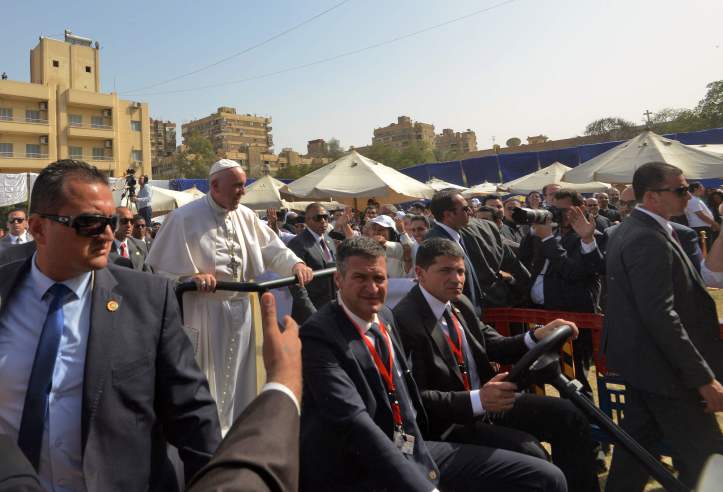 Pope Francis visits the Coptic Catholic Theological School in Cairo Egypt for mass (source: Youm7)