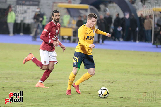 2017-12-31 Gameiro maneuvering during Atletico Madrid Al-Ahly match for peace Alexandria Egypt - Youm7