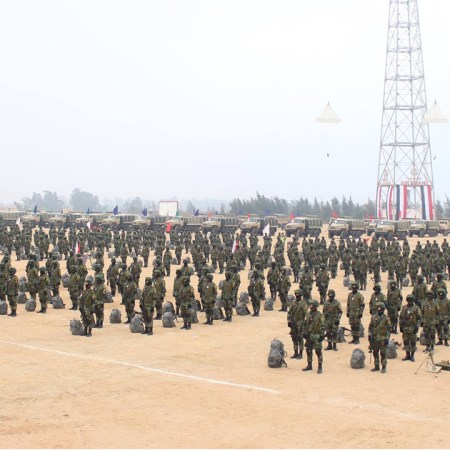 2018-02-10 Egyptian paratroopers getting ready to be deployed - couter-terrorism operation 2018 Al-Ahram