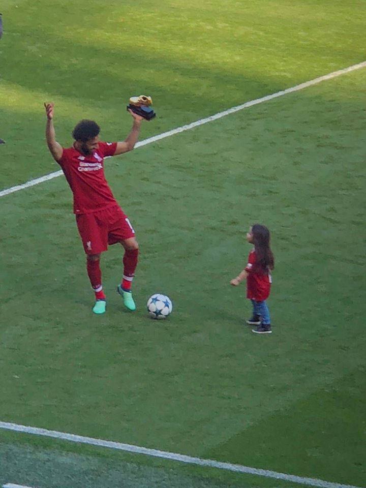 2019-04-08 Mecca celebrates with Mo Salah the Golden Boot award 2017-2018 01