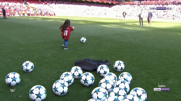 2019-04-08 Mecca celebrates with Mo Salah the Golden Boot - Mini Salah - 2017-2018 03