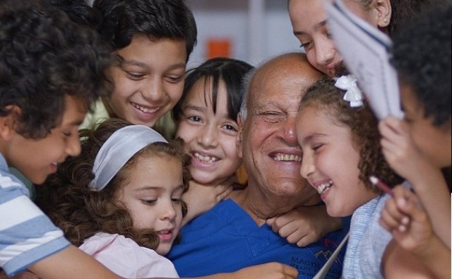 2020-06-19 Magdi Yacoub Heart Foundation Aswan - with the children 01