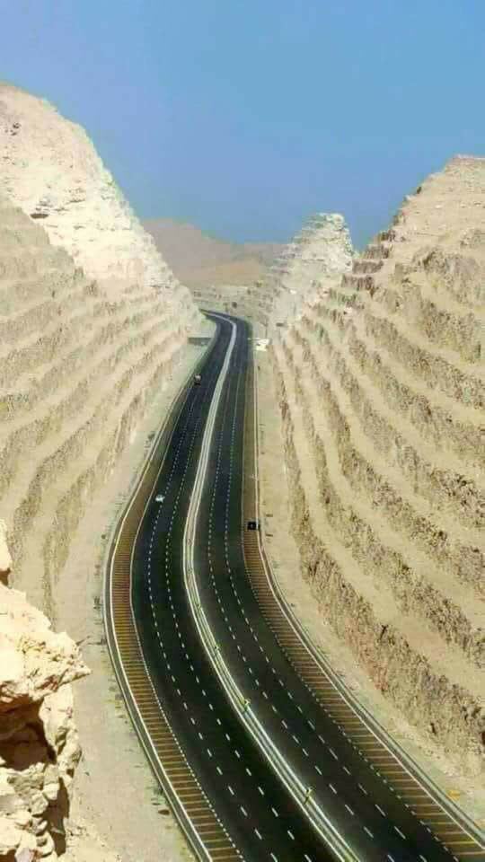 2020-10-27 Al Galala road through the mountains 02