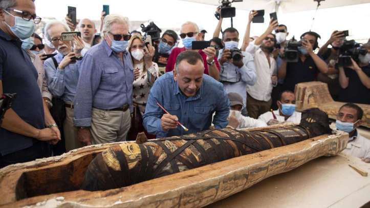 2020-11-24-Egyptologists-Open-Coffins-of-Mummies-Saqqara-The-National